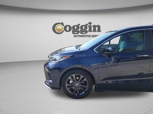 Certified 2024 Toyota Sienna XSE FWD image 29
