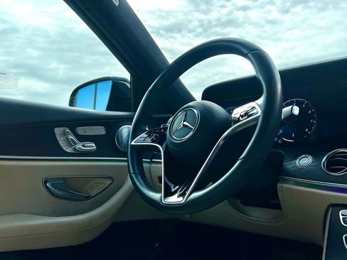 Certified 2022 Mercedes-Benz E 350 4MATIC Sedan image 9