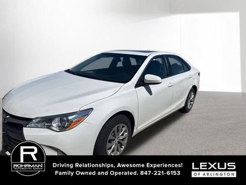 Used 2017 Toyota Camry XLE FWD image 1