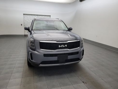 Used 2022 Kia Telluride EX w/ EX Premium Package FWD image 14