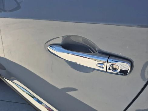 Used 2023 Nissan Murano SL w/ Cargo Package FWD image 10