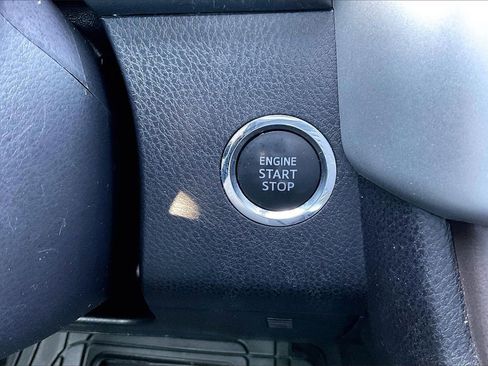 Used 2018 Toyota Highlander Limited image 30