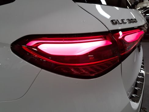 New 2026 Mercedes-Benz GLC 300 4MATIC image 36