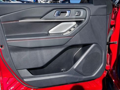 Certified 2025 Ford Explorer ST image 22