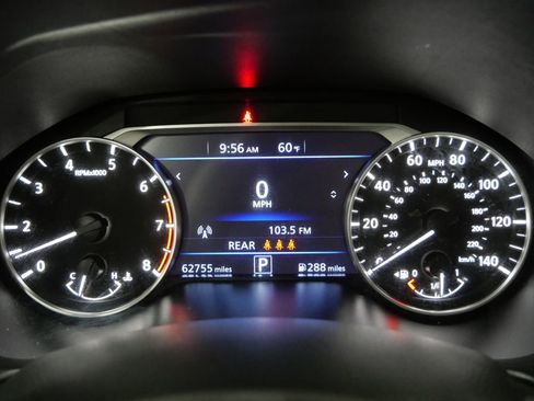 Used 2024 Nissan Altima 2.5 SV image 15