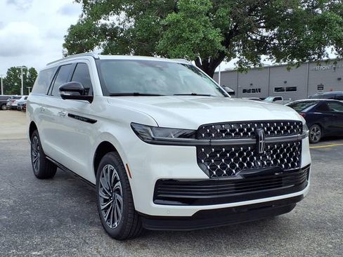 New 2026 Lincoln Navigator L Black Label AWD/4WD image 4