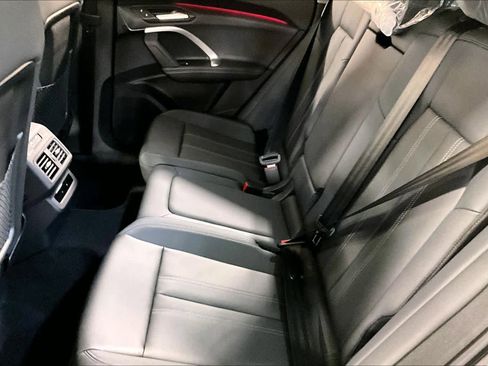 New 2026 Audi Q5 Premium image 19
