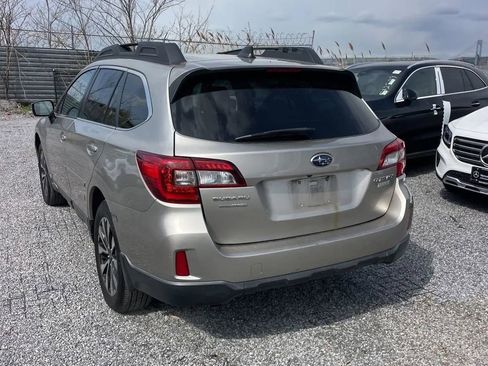 Used 2017 Subaru Outback 2.5i Limited AWD/4WD image 4