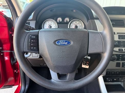Used 2009 Ford Focus SE FWD image 21