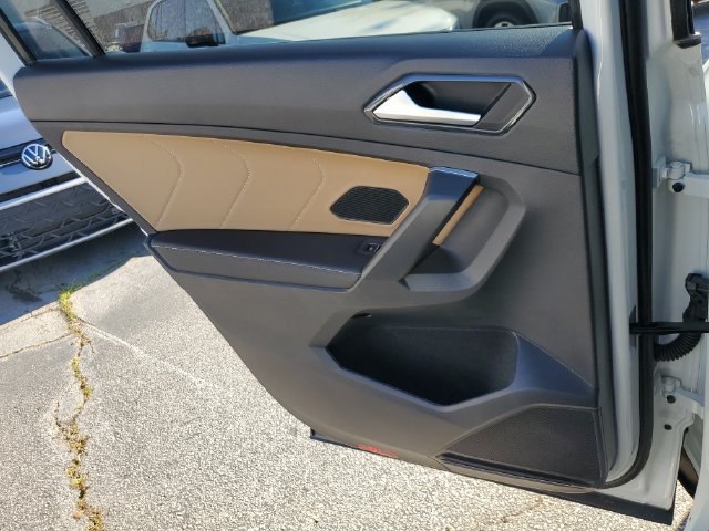 Certified 2023 Volkswagen Tiguan SE w/ Panoramic Sunroof Package FWD image 19