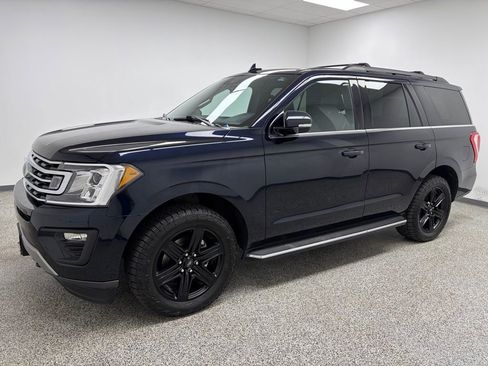 Used 2021 Ford Expedition XLT image 3