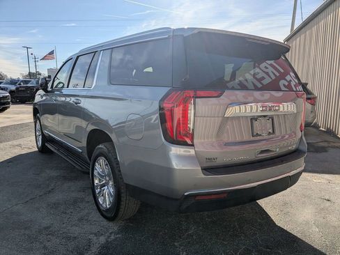 Certified 2024 GMC Yukon XL SLT w/ SLT Luxury Package image 5