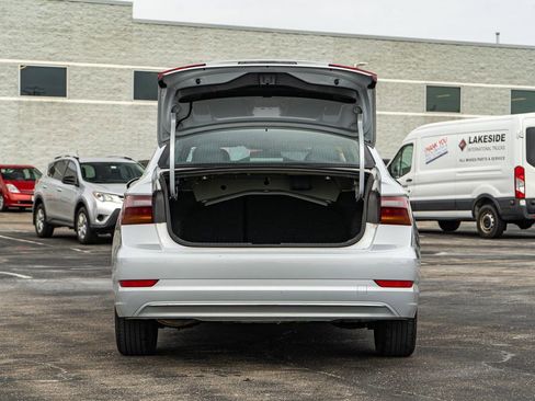 Used 2019 Volkswagen Jetta SE image 10
