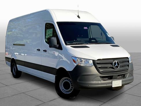 Used 2025 Mercedes-Benz Sprinter 2500 image 2
