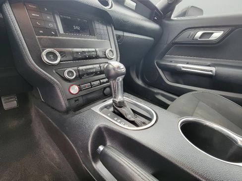 Used 2019 Ford Mustang Coupe image 19