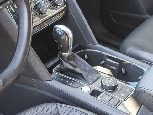 Used 2018 Volkswagen Atlas SEL Premium image 24