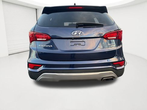 Used 2017 Hyundai Santa Fe Sport image 4