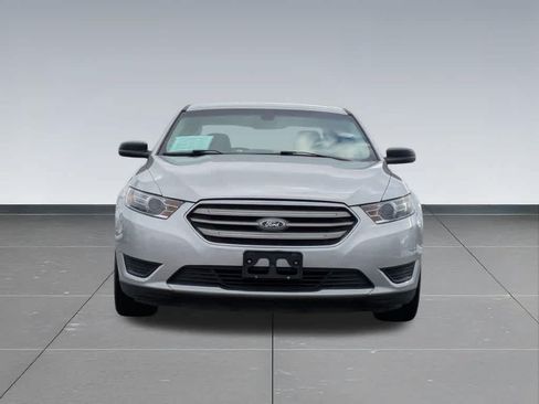 Used 2017 Ford Taurus SE FWD image 9