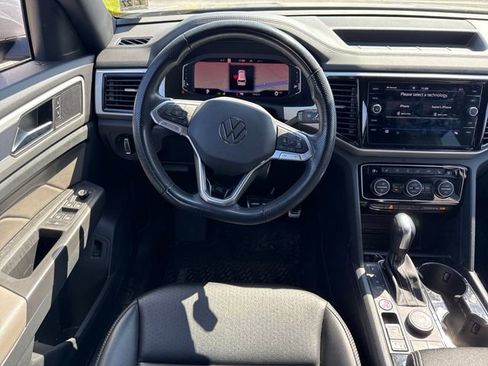 Used 2022 Volkswagen Atlas Cross Sport SEL R-Line image 16