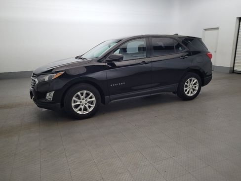 Used 2018 Chevrolet Equinox LS FWD image 2