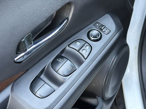 Used 2024 Nissan Kicks SR FWD image 13
