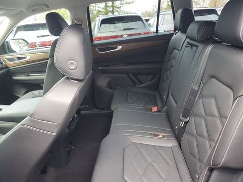 New 2026 Volkswagen Atlas SE image 11