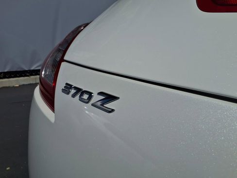 Used 2013 Nissan 370Z Touring RWD image 16