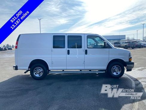 Used 2024 Chevrolet Express 2500 w/ Driver Convenience Package image 8