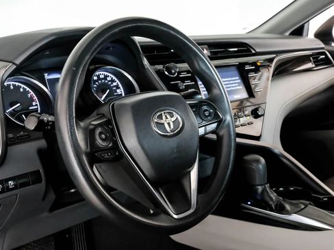 Used 2019 Toyota Camry LE FWD image 14