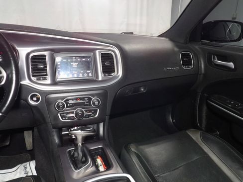 Used 2021 Dodge Charger SXT w/ Leather Interior Group image 13