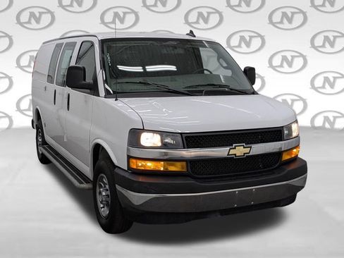 Used 2024 Chevrolet Express 2500 w/ Driver Convenience Package RWD image 9