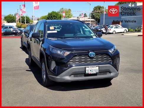 Certified 2022 Toyota RAV4 LE AWD/4WD image 1
