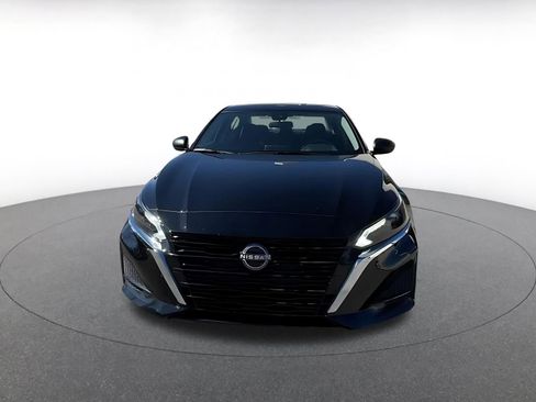 Used 2025 Nissan Altima 2.5 SV image 4