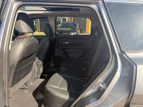 Used 2021 Nissan Rogue SL w/ Premium Package image 25