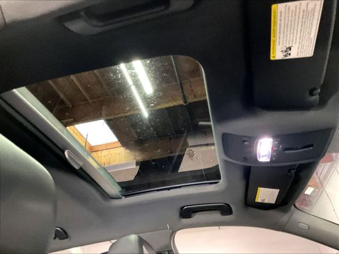 Used 2017 Audi A3 e-tron Premium image 23