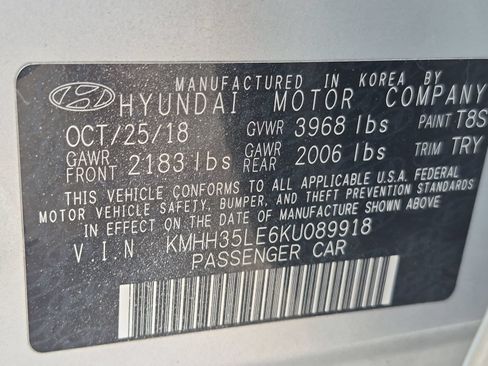 Used 2019 Hyundai Elantra GT FWD image 23