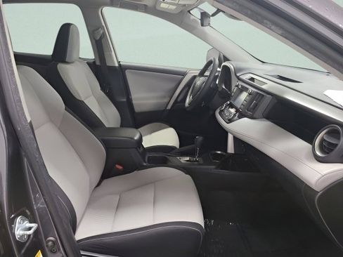 Used 2018 Toyota RAV4 XLE AWD/4WD image 14