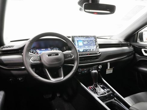 New 2026 Jeep Compass Latitude image 14