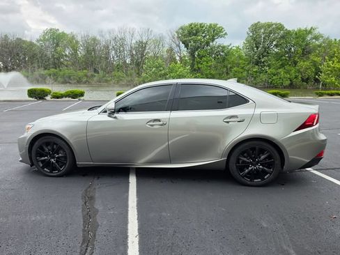 Used 2016 Lexus IS 200t RWD image 11