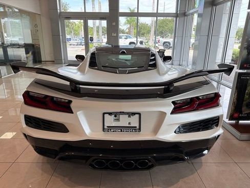 Used 2025 Chevrolet Corvette Z06 RWD image 5