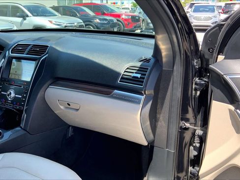 Used 2018 Ford Explorer Limited FWD image 18