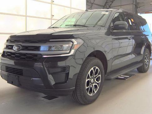 Used 2024 Ford Expedition Max XLT image 13