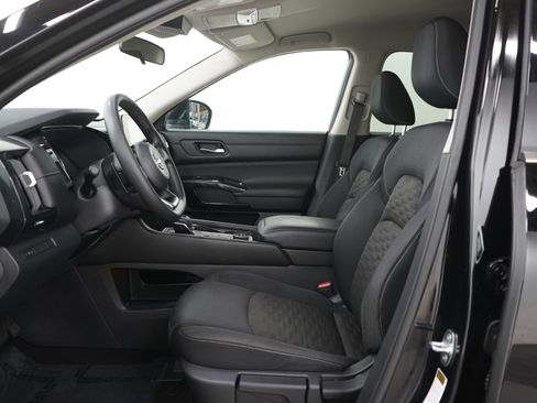 Used 2022 Nissan Pathfinder S AWD/4WD image 23