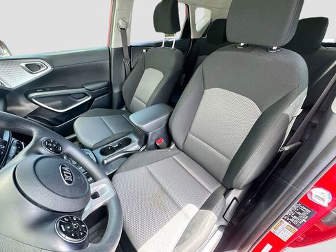 Used 2021 Kia Soul LX FWD image 16