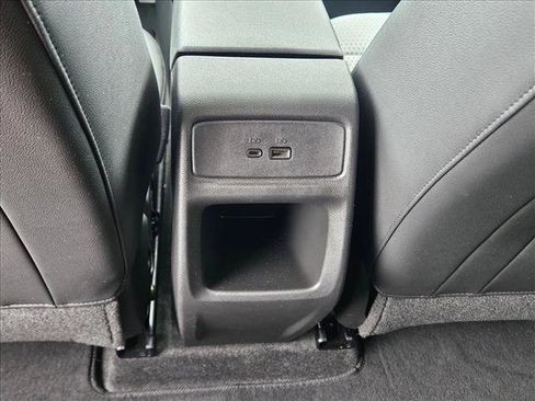 Used 2025 Chevrolet Trax LT w/ LT Convenience Package FWD image 17