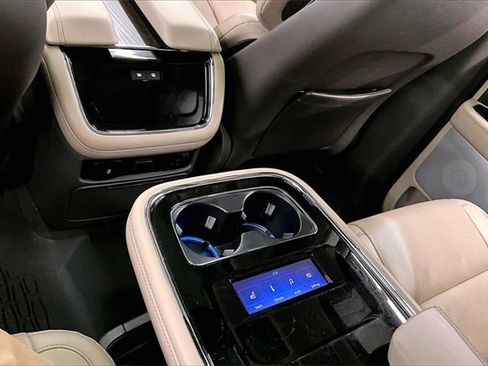 Used 2024 Lincoln Navigator Reserve image 32