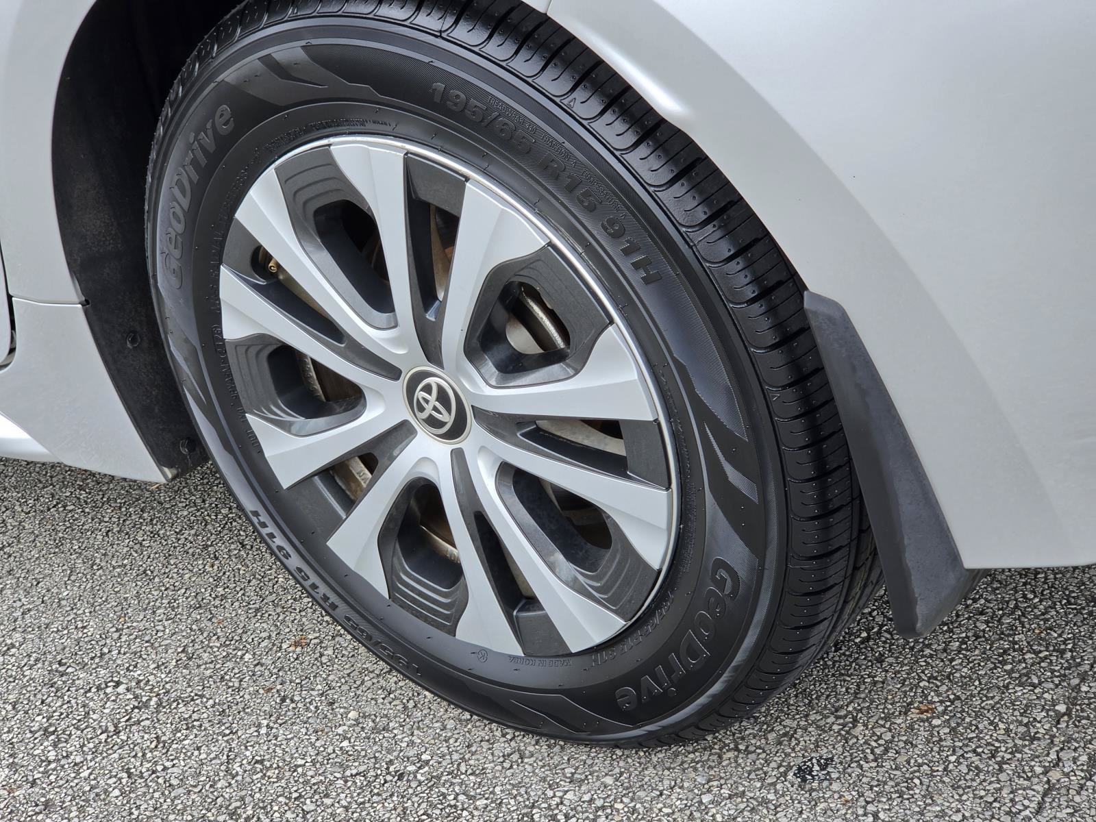 Used 2020 Toyota Corolla LE FWD image 7