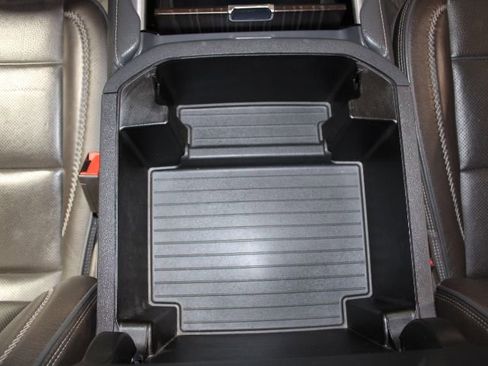 Used 2022 GMC Yukon XL Denali image 30