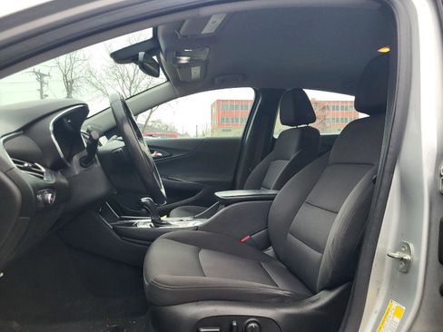 Used 2018 Chevrolet Malibu LT image 9