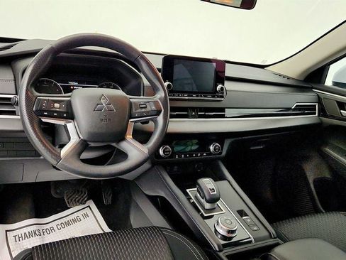 Used 2022 Mitsubishi Outlander ES FWD image 11